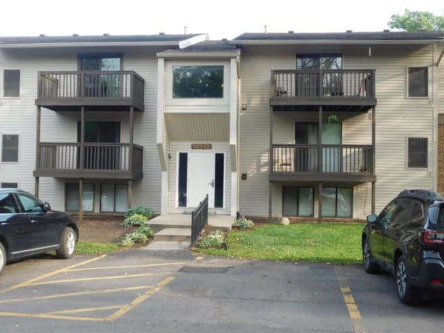 30042 W 12 Mile Road 52, Farmington Hills, MI 48334