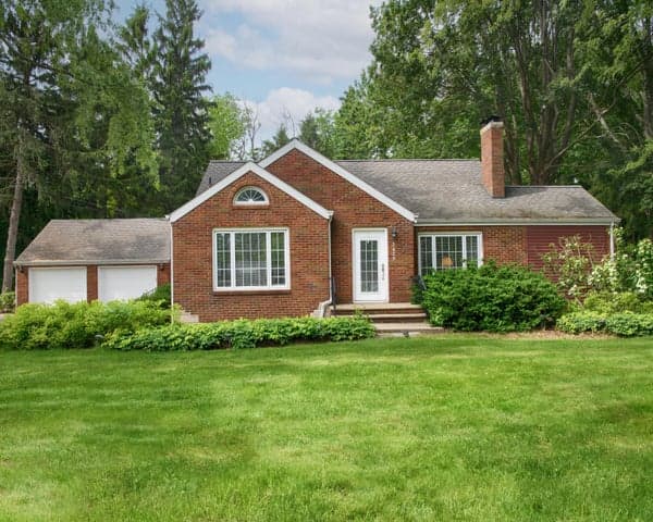 2429 W John Beers Road, Stevensville, MI 49127