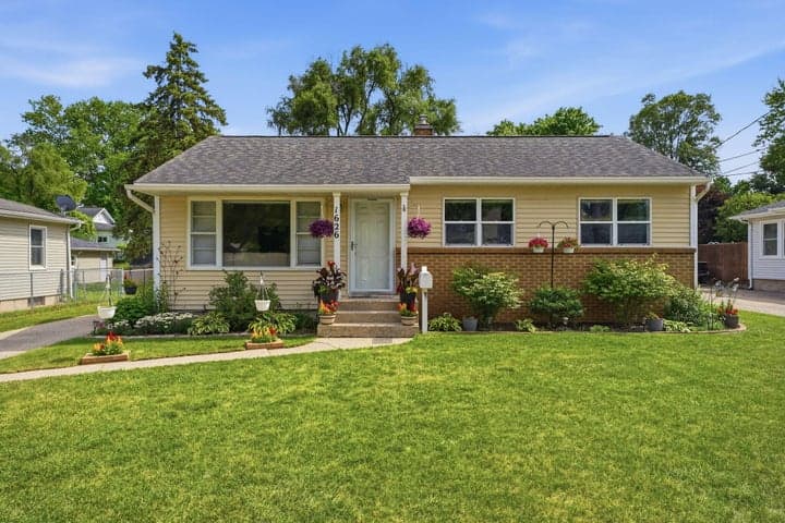 1626 Royal Oak Street SW, Wyoming, MI 49519