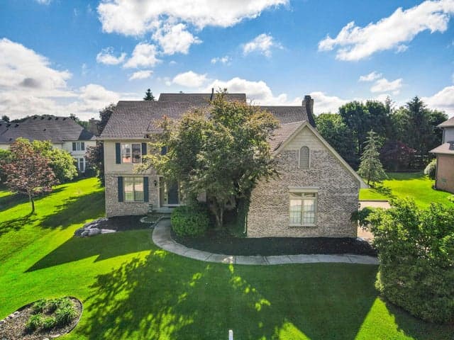 17733 Rolling Woods Circle, Northville, MI 48168