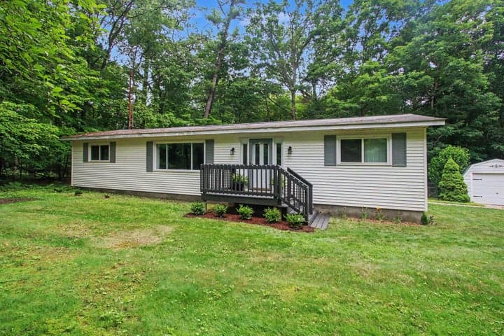 850 W Michillinda Road, Muskegon, MI 49445