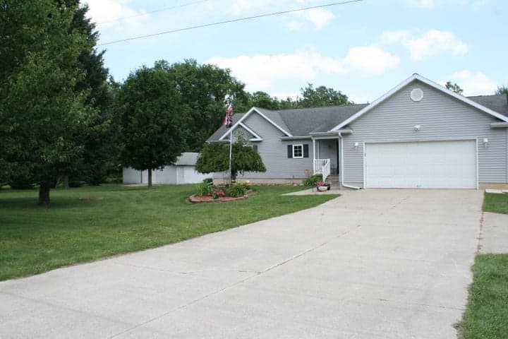 14021 Pardee Road, Buchanan, MI 49107