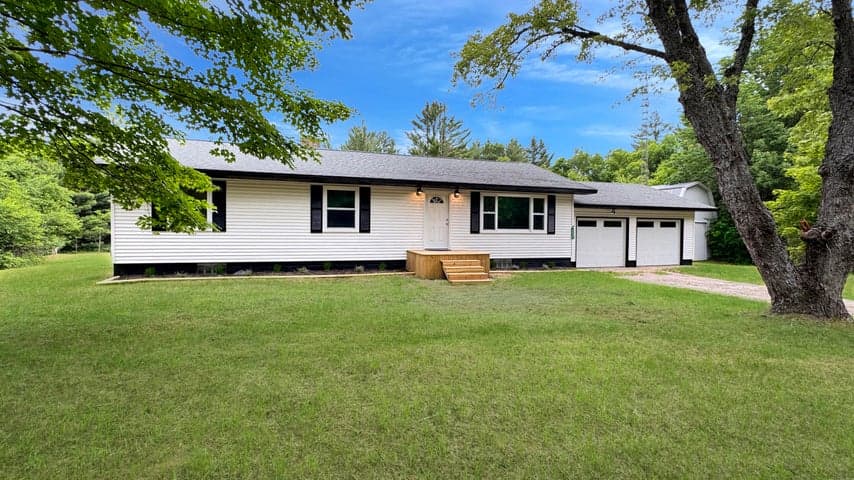 3403 E 34 Road, Cadillac, MI 49601