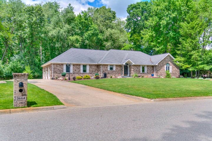 3664 W Primilia Lane, Jackson, MI 49201
