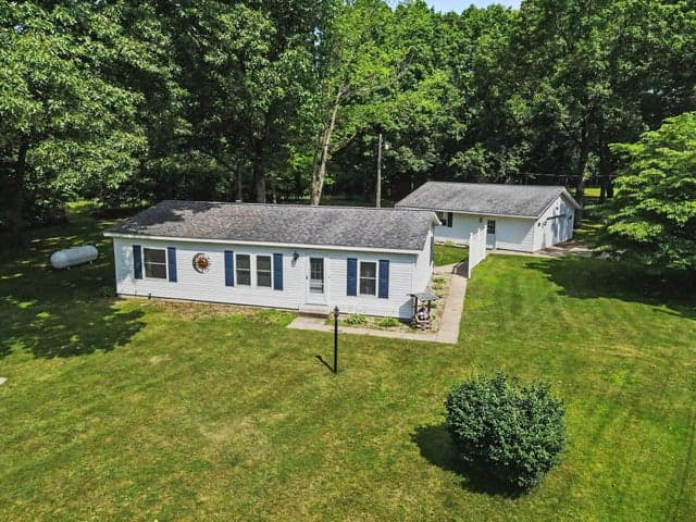 14164 Riverside Drive, Constantine, MI 49042