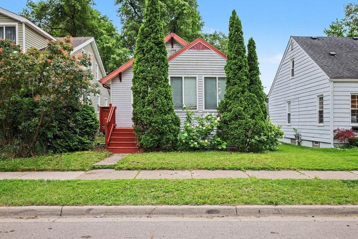 536 E Oakridge Street, Ferndale, MI 48220