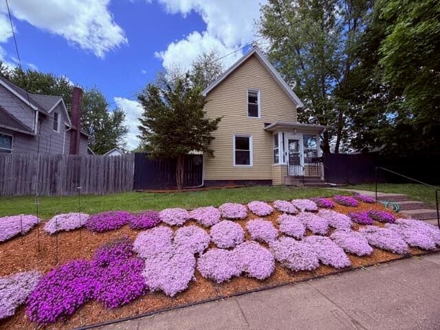 228 N Thompson Street, Jackson, MI 49202