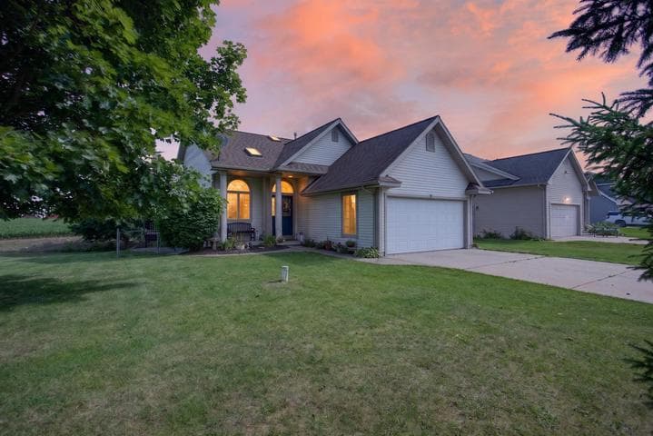 290 Somerset Drive, Cement City, MI 49233