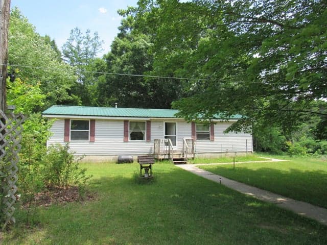 710 N 204th Avenue, Hesperia, MI 49421