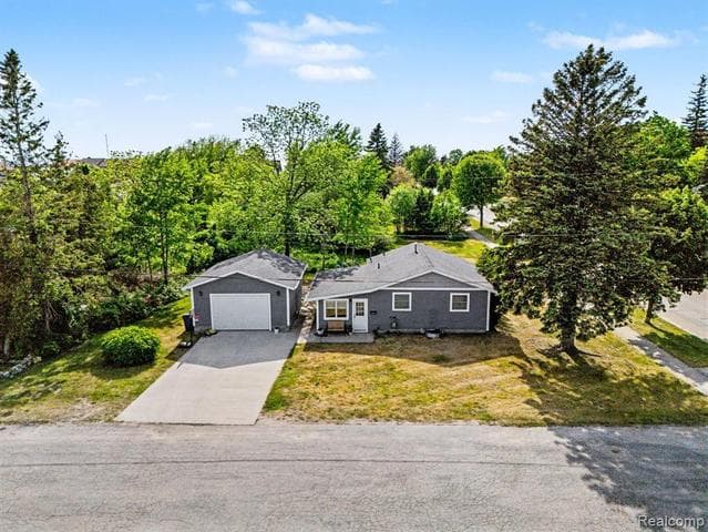 701 W Loomis Street, Ludington, MI 49431