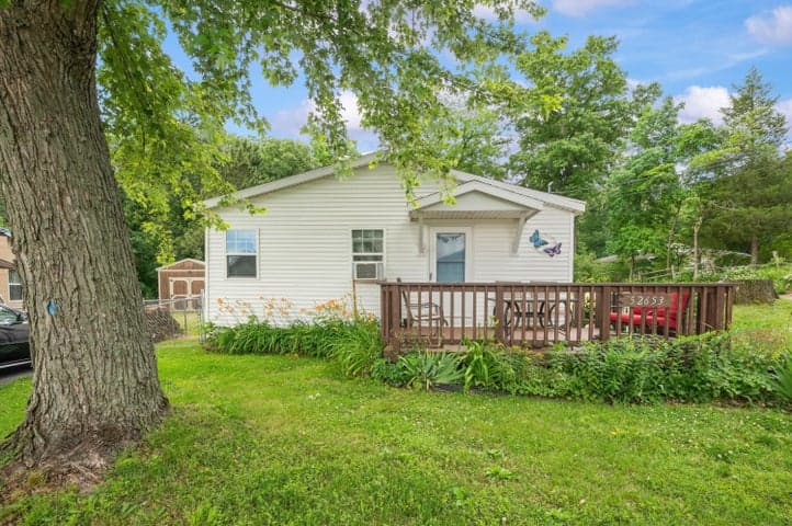52653 Lakeview Drive, Dowagiac, MI 49047