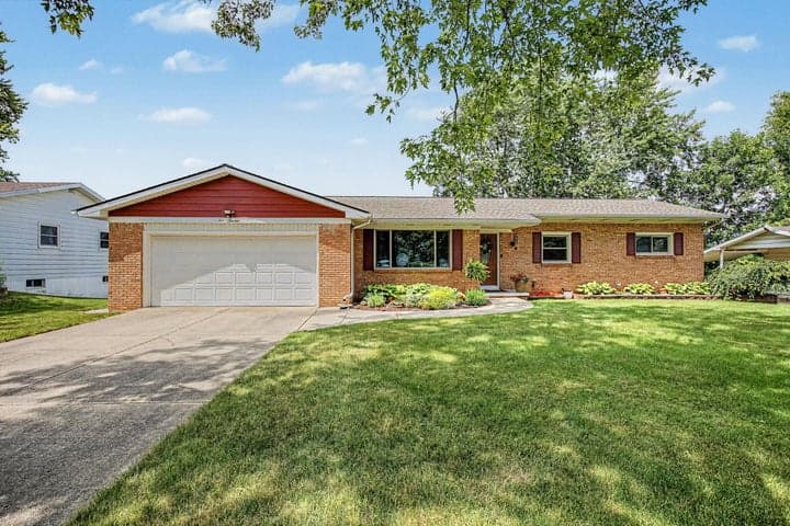 513 Stone Ridge Drive, Lansing, MI 48917