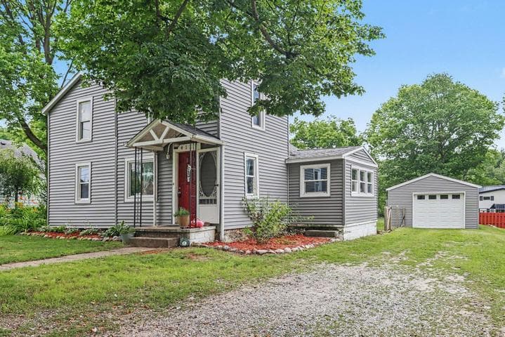 412 N Swan Street, Colon, MI 49040