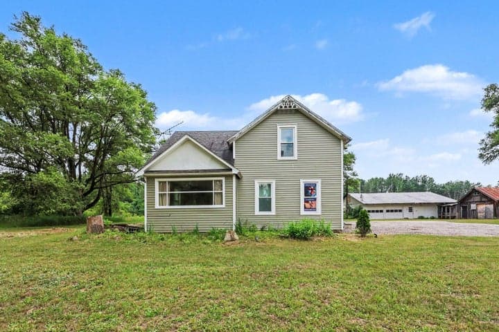 20449 W Howard City-Edmore, Howard City, MI 49329