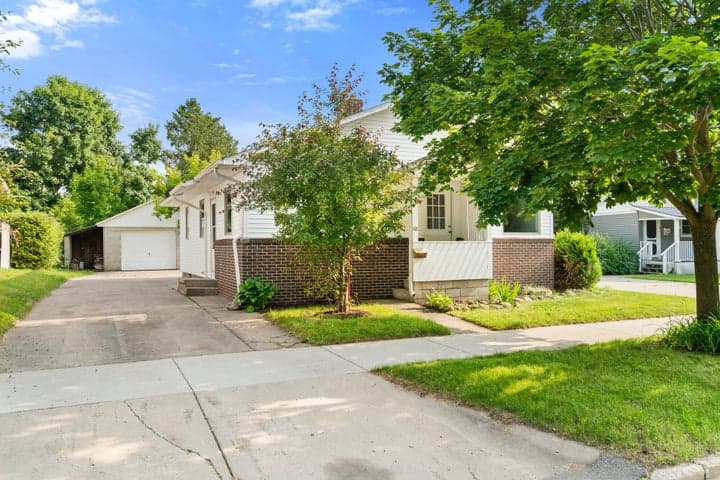 112 Fulton Street, Petoskey, MI 49770