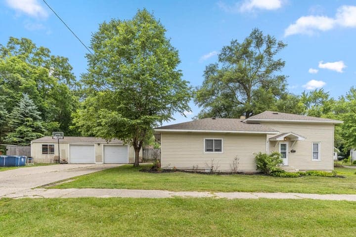 501 W Grove, Greenville, MI 48838