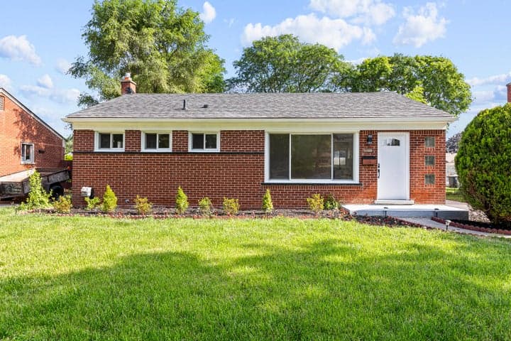 28852 Westfield Street, Livonia, MI 48150
