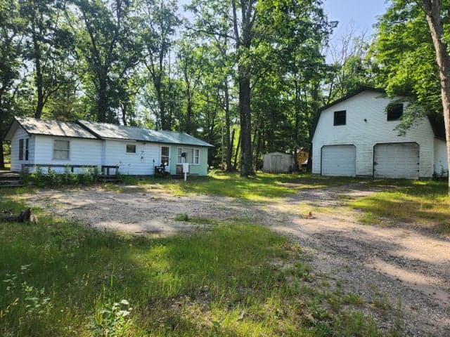 2318 W 14 Mile Road, Bitely, MI 49309