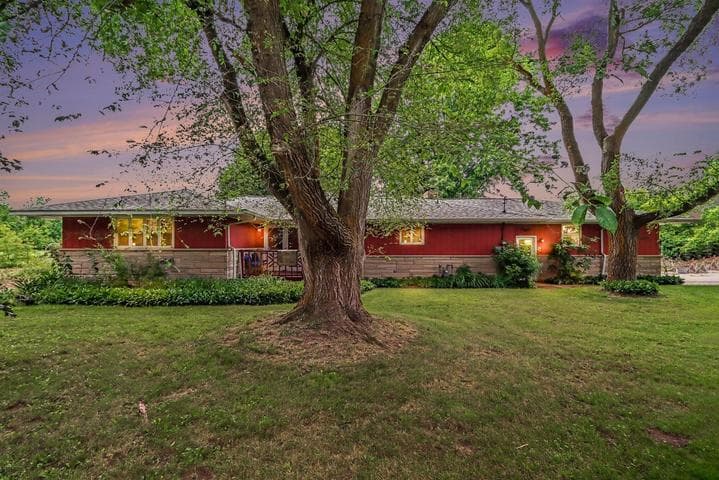 12090 M 40, Gobles, MI 49055