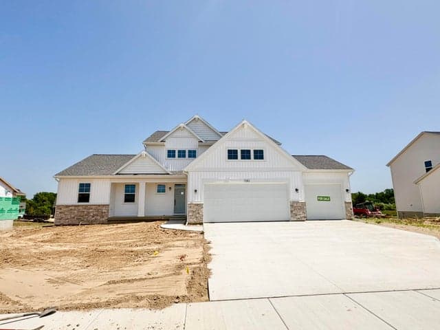 7082 Kettle Dale Avenue SE, Alto, MI 49302