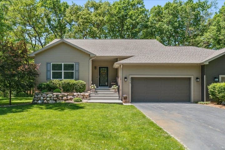 9470 Sassafras Trail, Portage, MI 49002