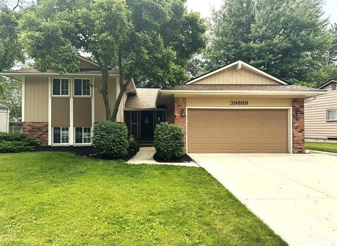 39889 Coronation Road, Canton, MI 48188