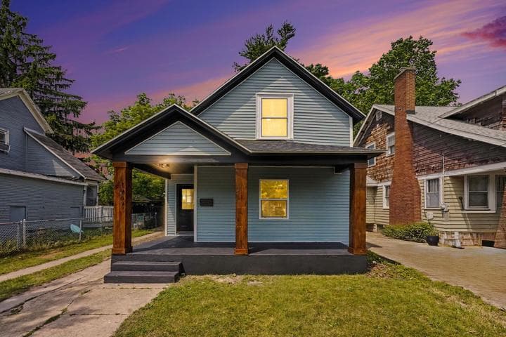 1967 Francis Avenue SE, Grand Rapids, MI 49507