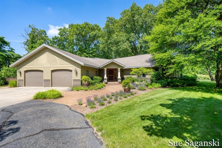 6514 Creekwood Drive, Holland, MI 49423