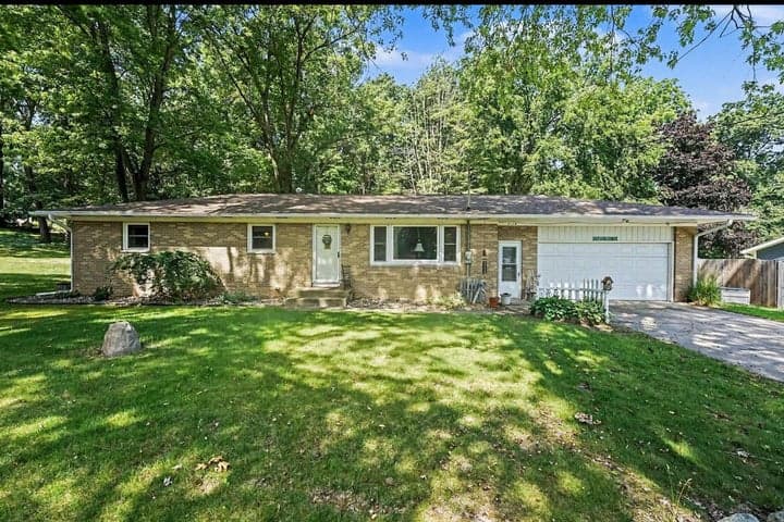 7114 Kay Drive, Greenville, MI 48838