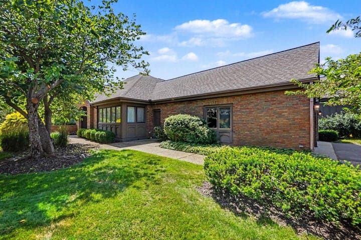 640 Cascade Hills Ridge SE, Grand Rapids, MI 49546