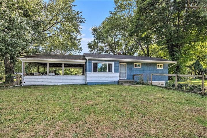 2262 Warren Road, Niles, MI 49120