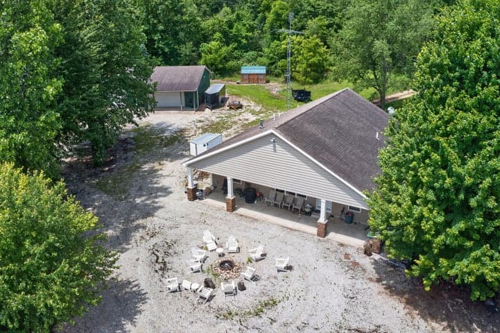 64030 Chain Lake Street, Cassopolis, MI 49031