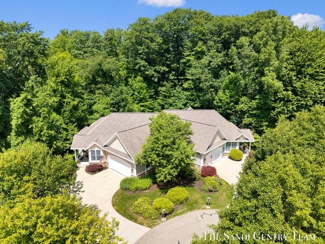 16300 Riverdale Court 38, Spring Lake, MI 49456