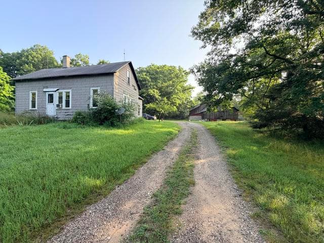 794 E Fox Farm Road, Manistee, MI 49660