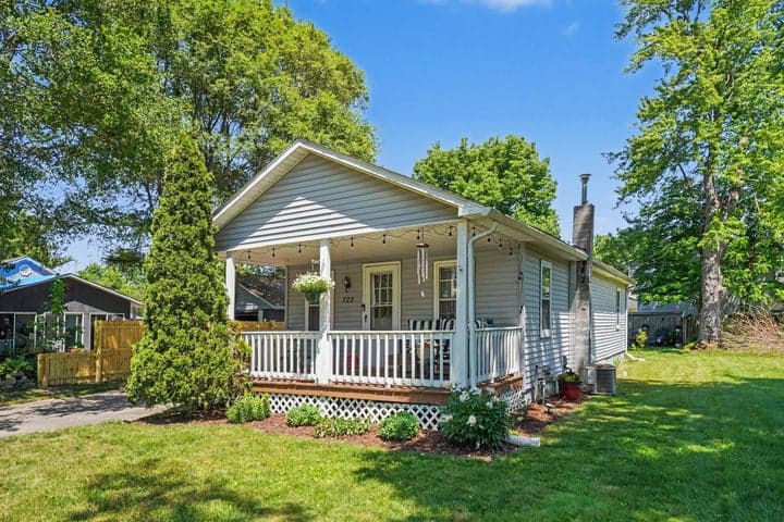 722 S Grant Avenue, Three Rivers, MI 49093