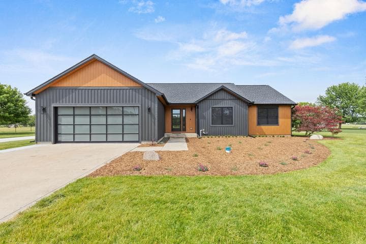 20872 State Line Road, Edwardsburg, MI 49112
