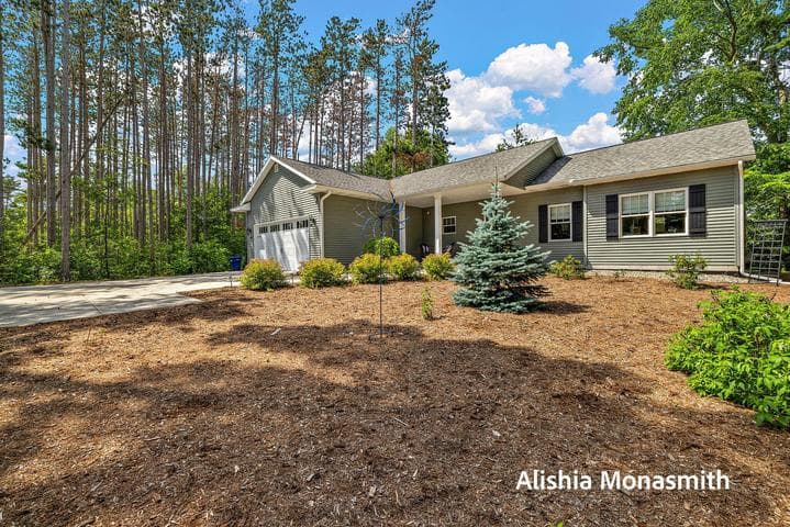 2360 E Mount Garfield Road, Muskegon, MI 49444
