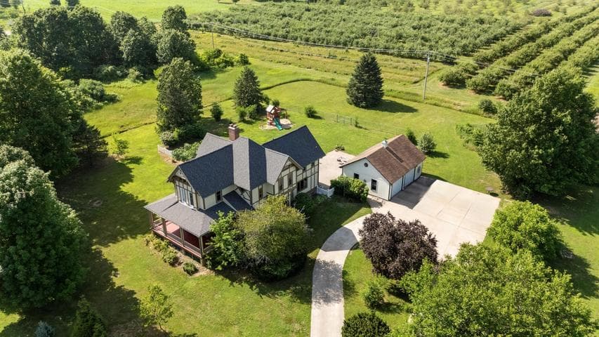 42304 W Red Arrow Highway, Paw Paw, MI 49079