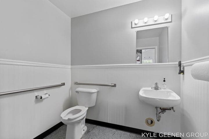 Photo 6