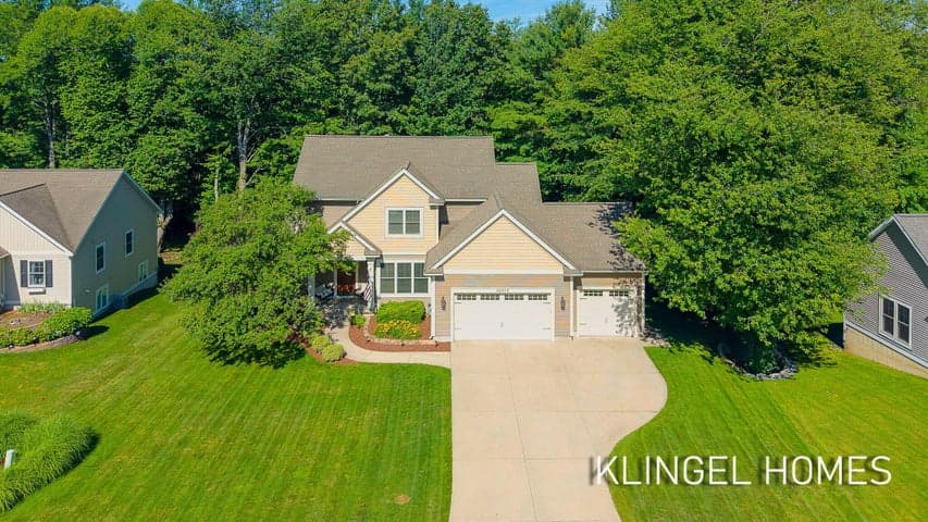 16373 W Willow Drive, Spring Lake, MI 49456