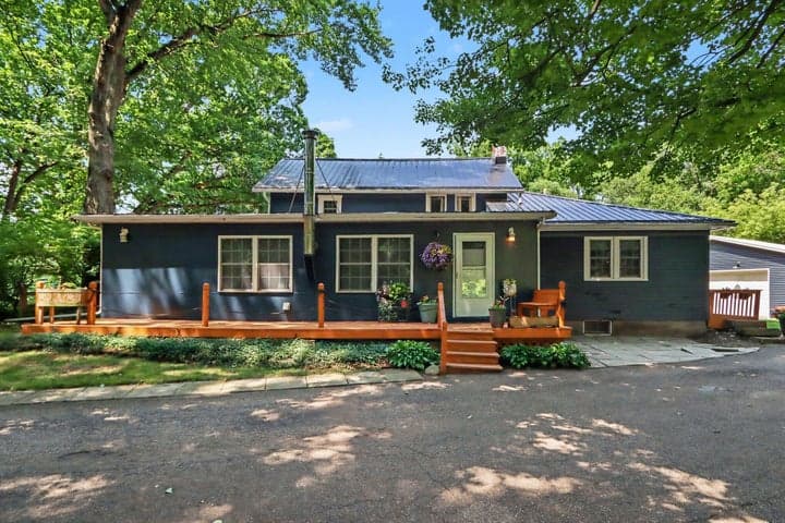24254 80th Avenue, Lawton, MI 49065