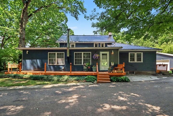 24254 80th Avenue, Lawton, MI 49065