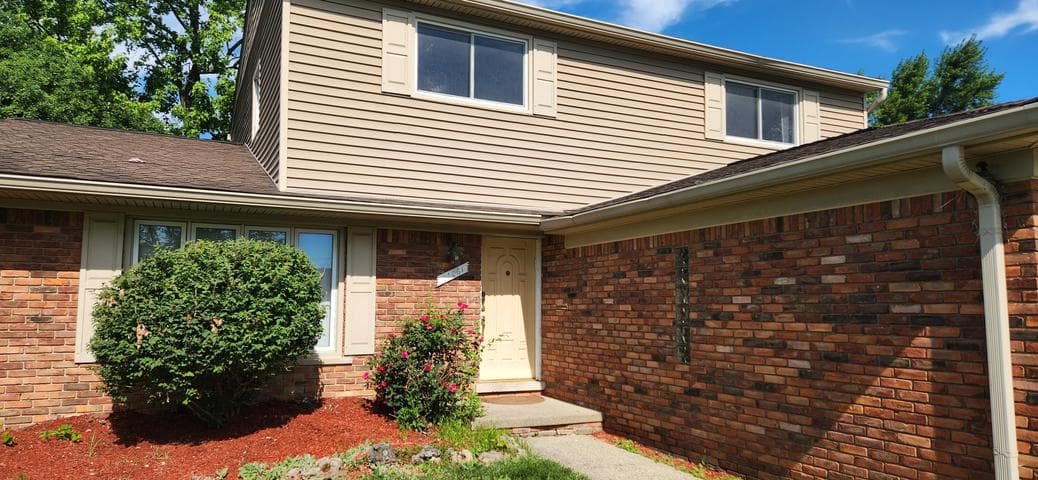 26061 Marlowe Place, Oak Park, MI 48237