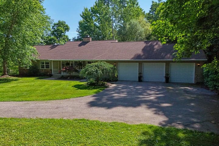 3100 Natures Place Drive SE, Lowell, MI 49331