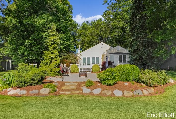 365 Big Bay Drive, Holland, MI 49424