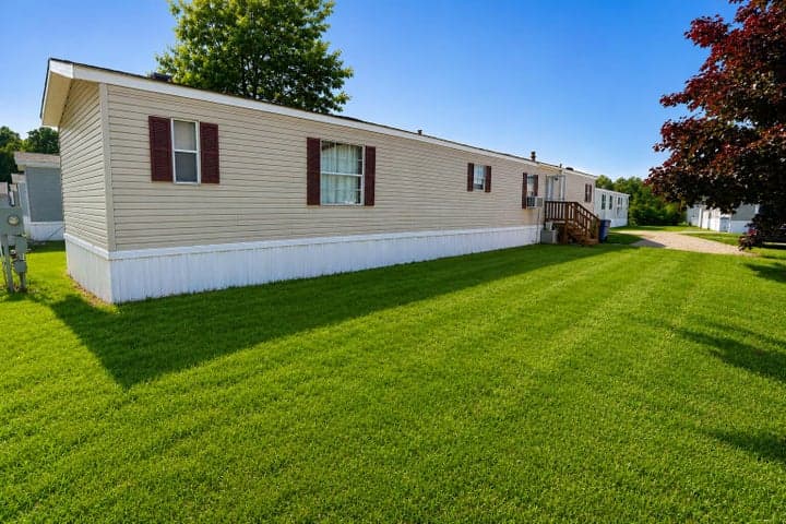 12717 S Grey Court, Wayland, MI 49348