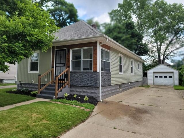 127 N Thompson Street, Jackson, MI 49202