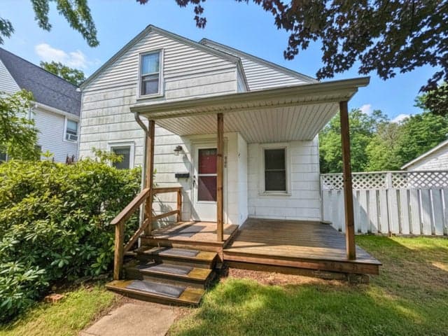 928 Phoenix Street, South Haven, MI 49090