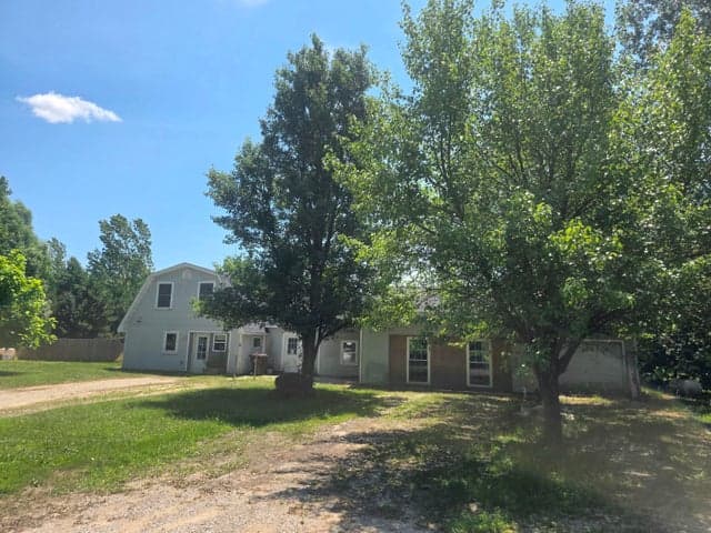 1402 E Deaner Road NE, Edmore, MI 48829