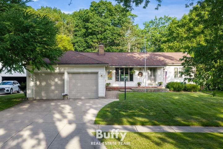 521 Leggat Street, Grand Haven, MI 49417